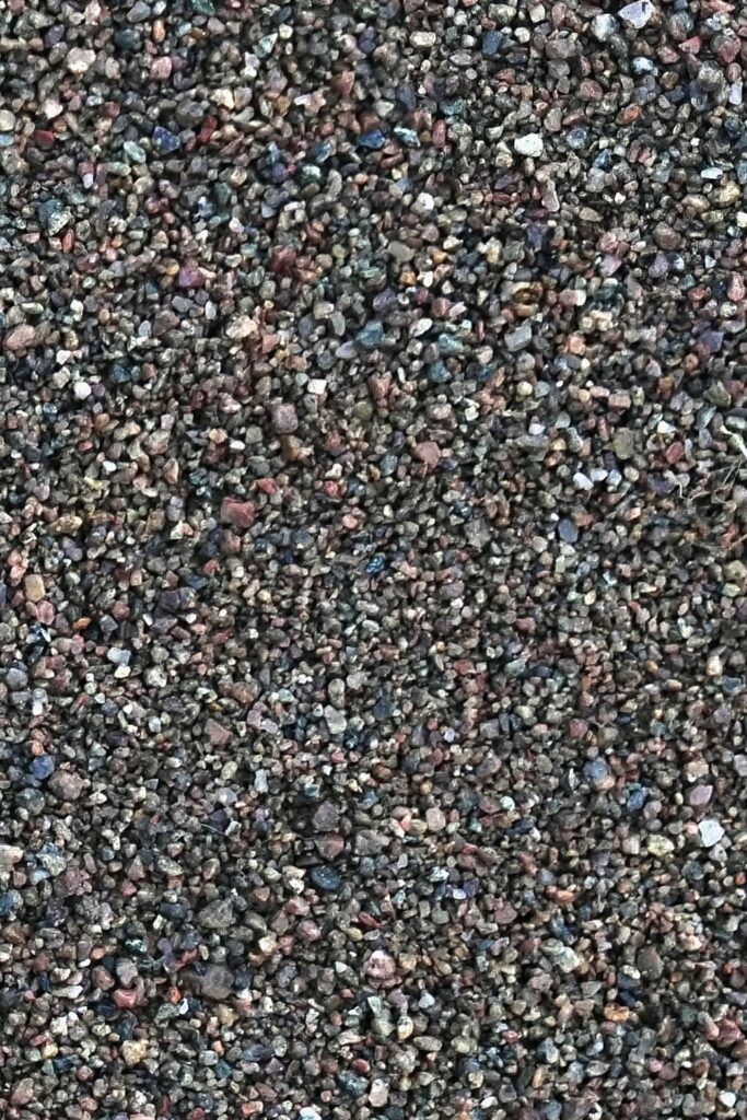 Coarse Granite Gravel pin 