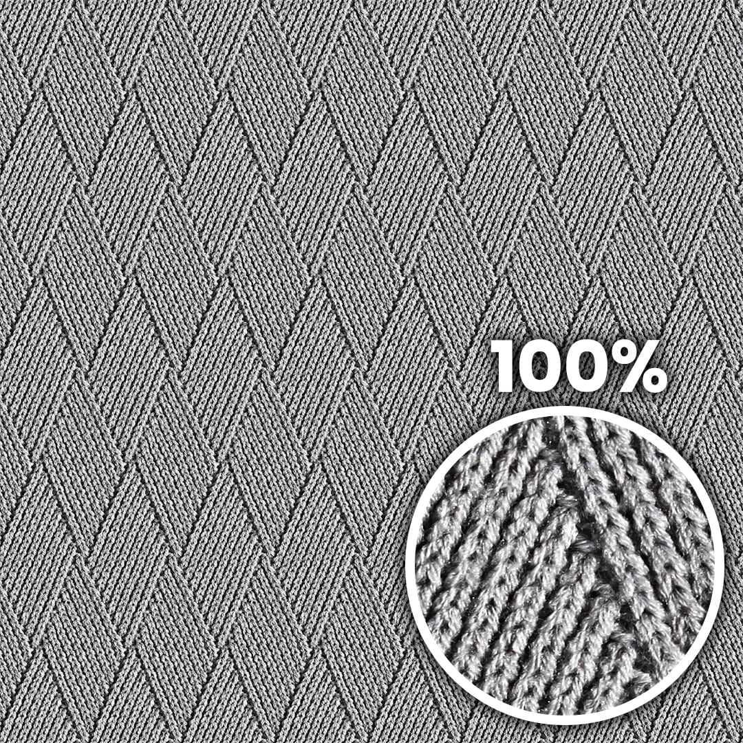 Tiling preview of a knitted monocolor diamond pattern pullover