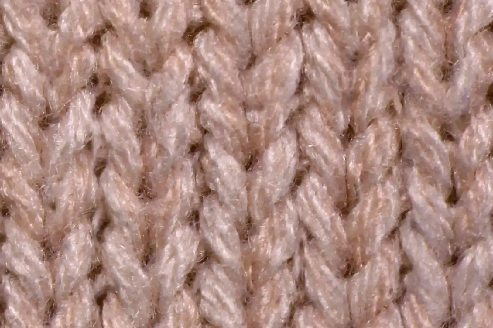 Close-up of a knitted cloth with super bulky yarn